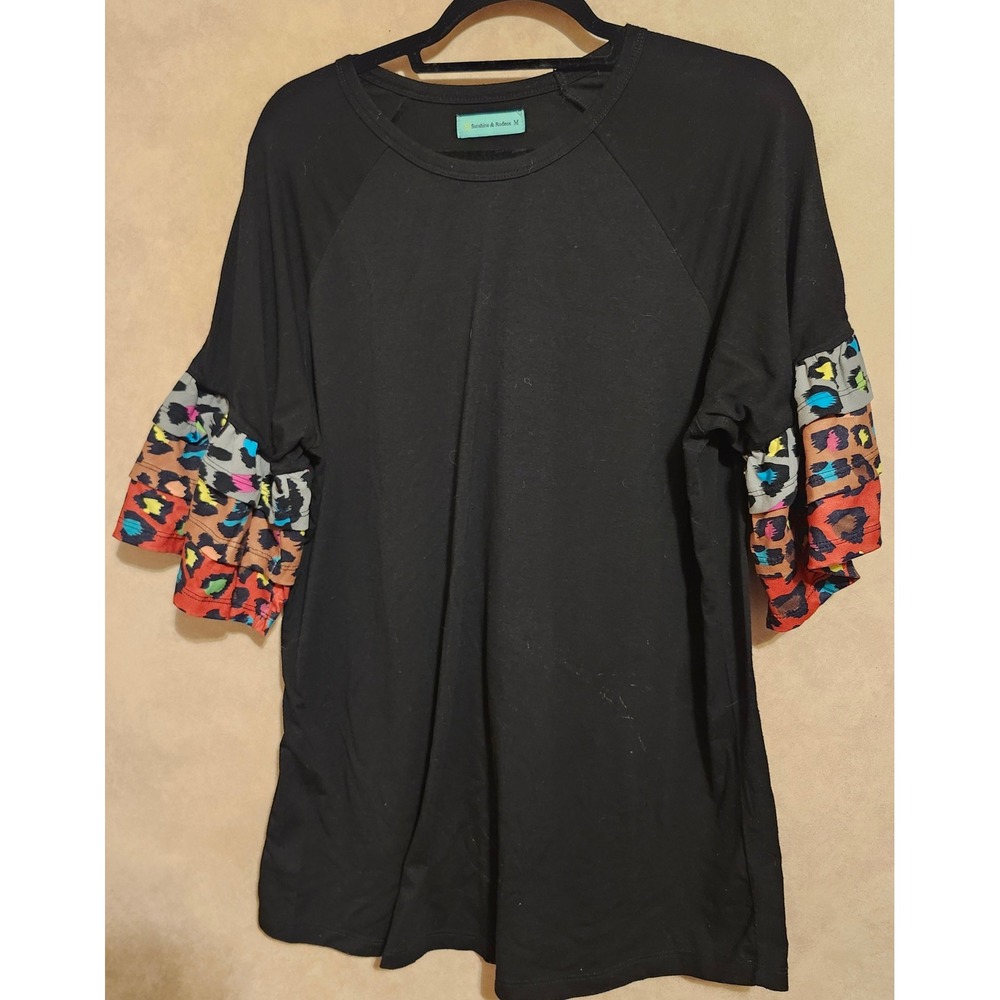 Sunshine & Rodeos Womens Black Neon Leopard Ruffle Sleeve Raglan Top Medium
